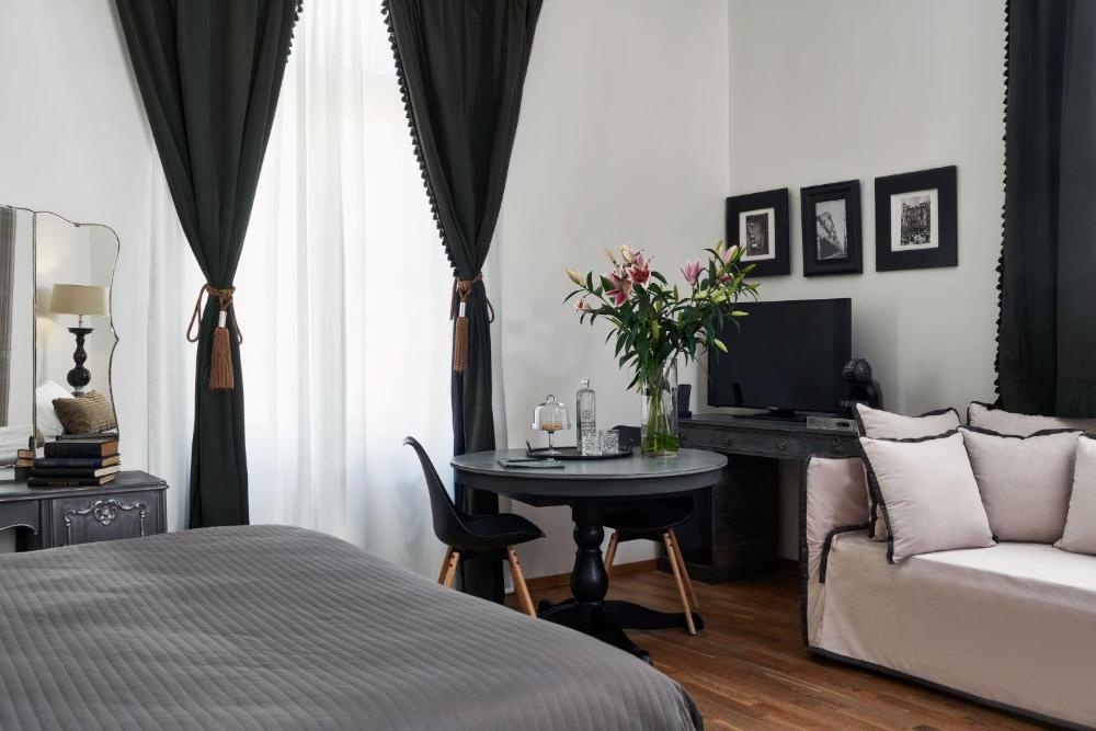 Emporikon Athens Hotel