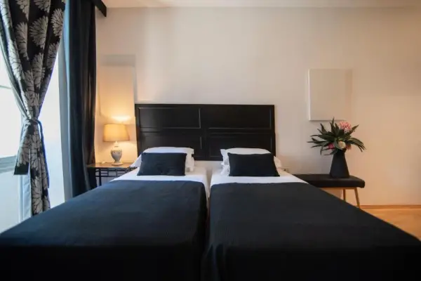 Emporikon Athens Hotel 7